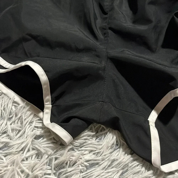 Nike Dri Fit Black Shorts Size Medium - Picture 10 of 13